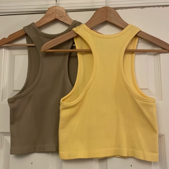 Pack of two crop tanks - Picture 4 of 4